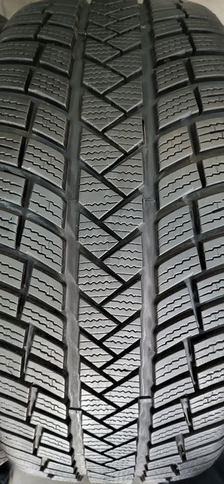 2 anvelope 205 40 18 vredestein iarna 2021 7,7mm
