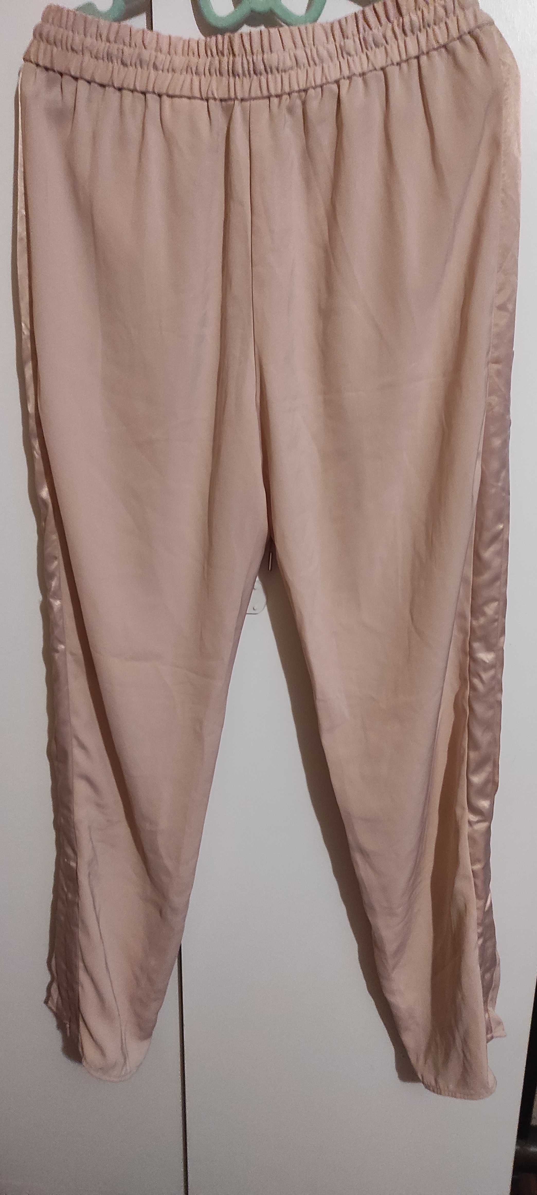 2 perechi pantaloni casual, mărimea S, 50 lei