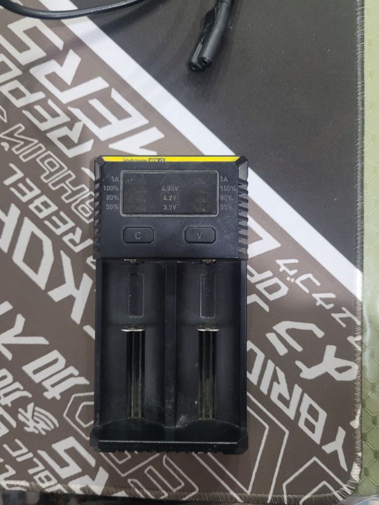 Зарядка 18650 nitecore i2