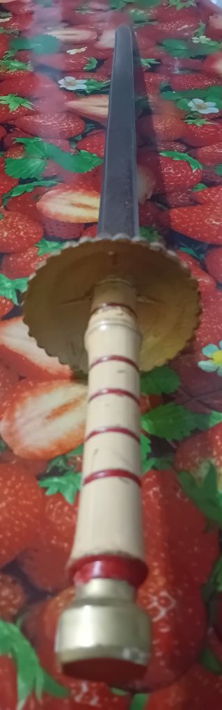 Красива сабя за декорация