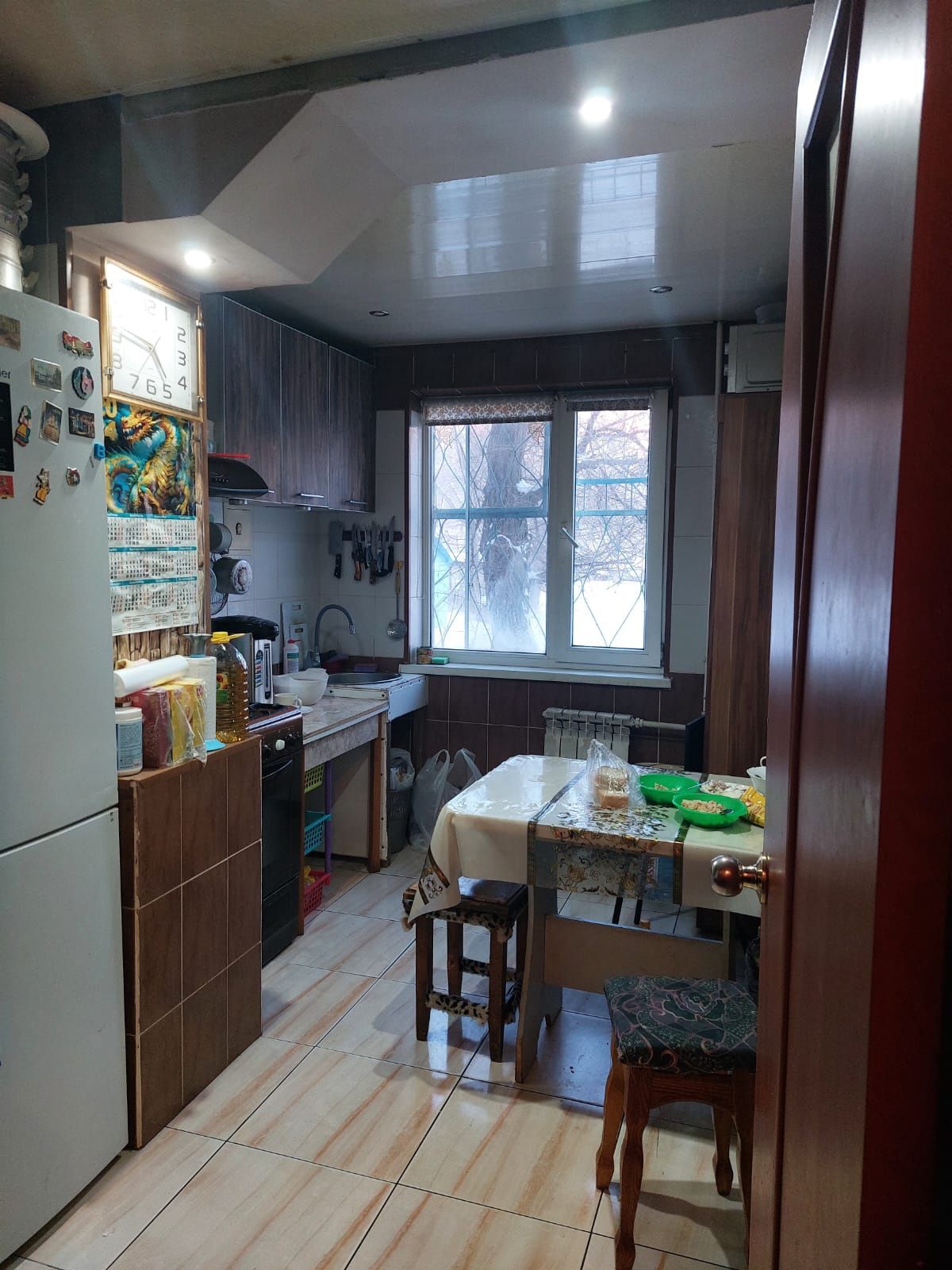 Продам 4 к.кв на 1/5 этаже. Район Молодёжки.