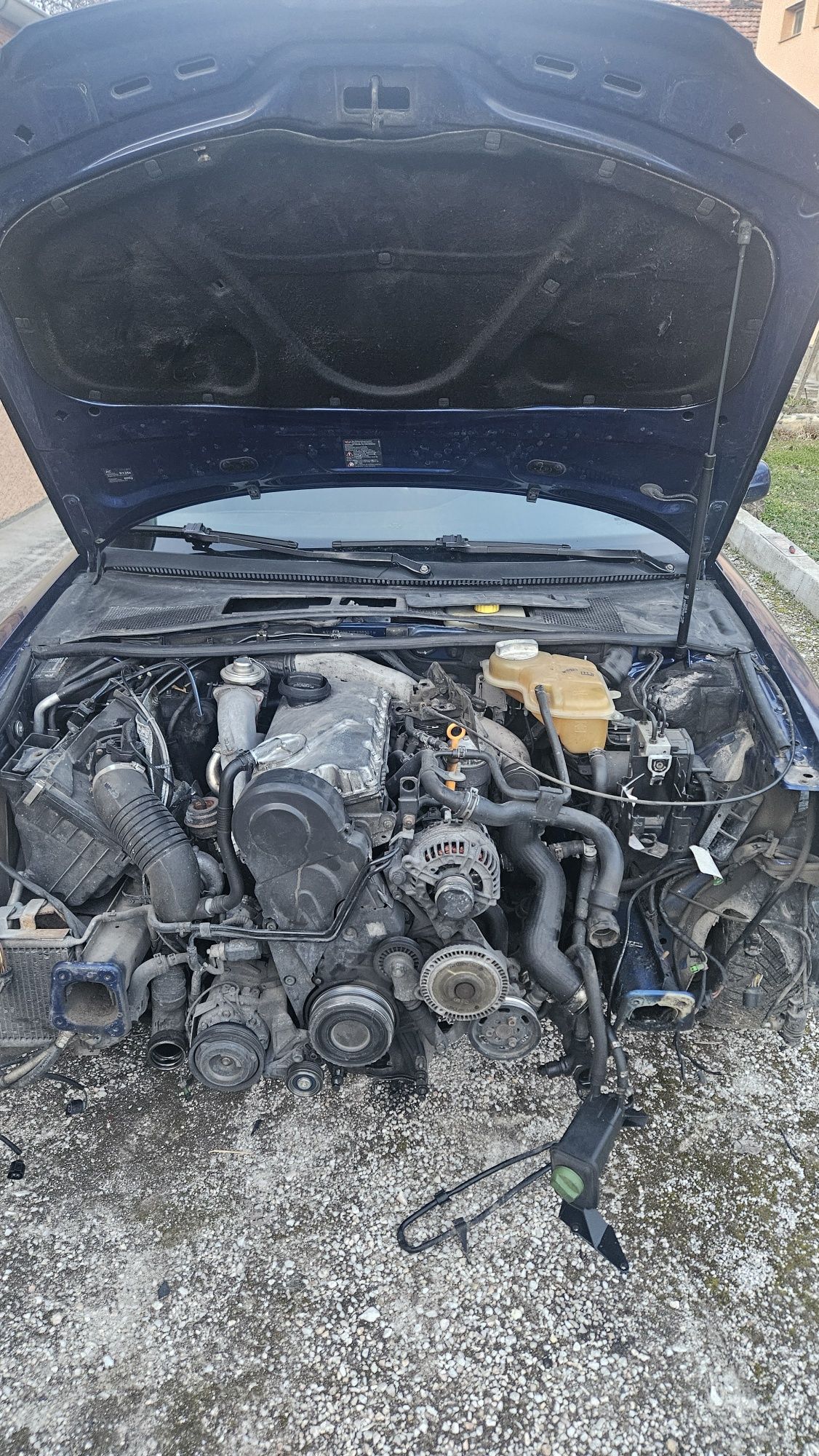 VW PASSAT ...1.9 TDI На части