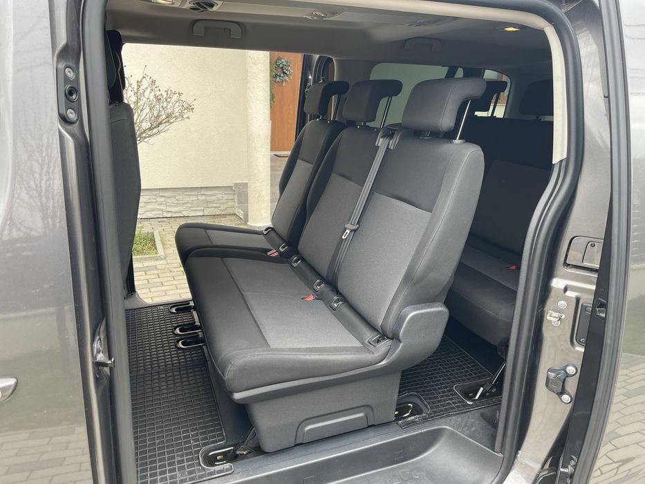 Opel Vivaro,2.0 Diesel,150 CP,8+1 locuri, Varianata Lunga