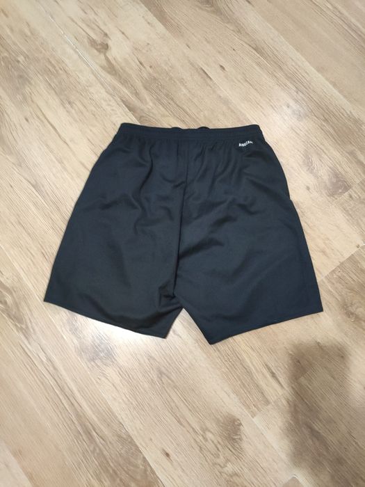 Pantaloni scurți Adidas mărimea S