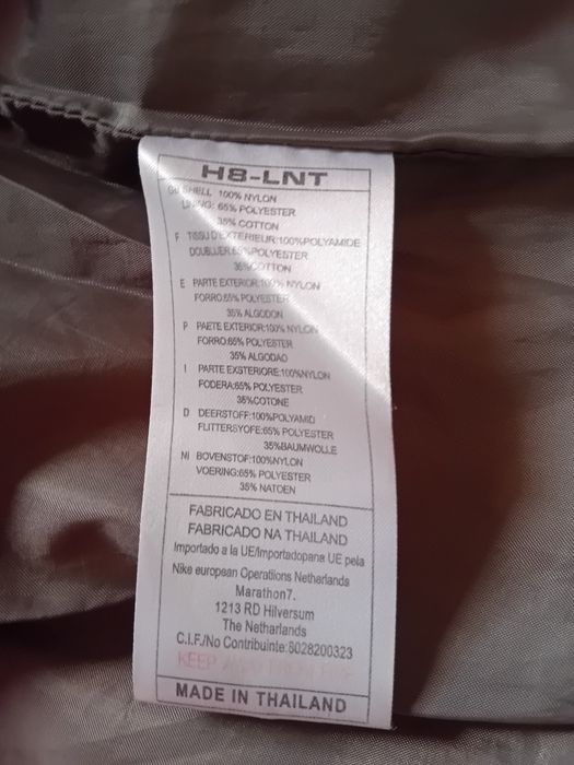 Geaca Nike folosita foarte putin