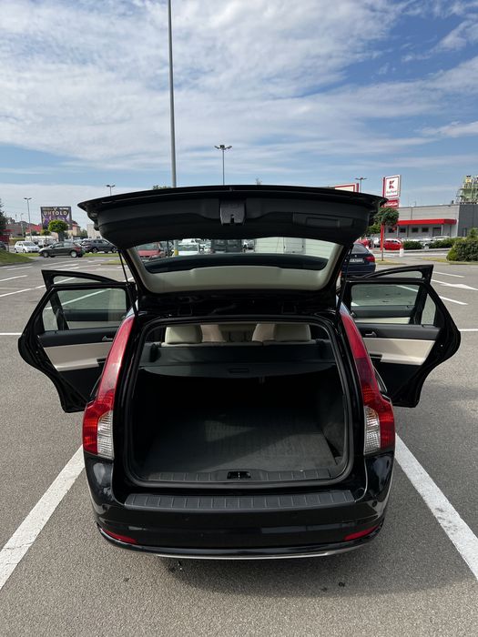 Volvo V50 R Design