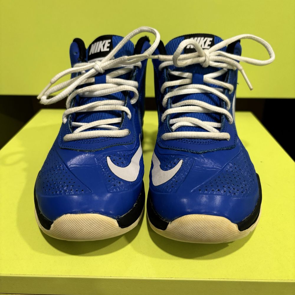 Nike Team Hustle D7 37.5