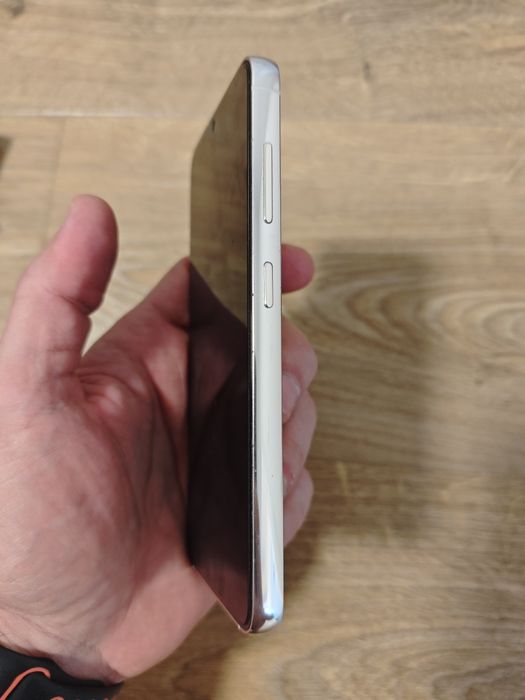 Vand Galaxy s23 - 256Gb -  Cream