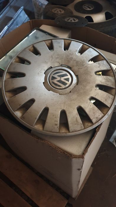 Колпак / один /- оригинал " Volkswagen "на 16" и  1 колпак на 14"