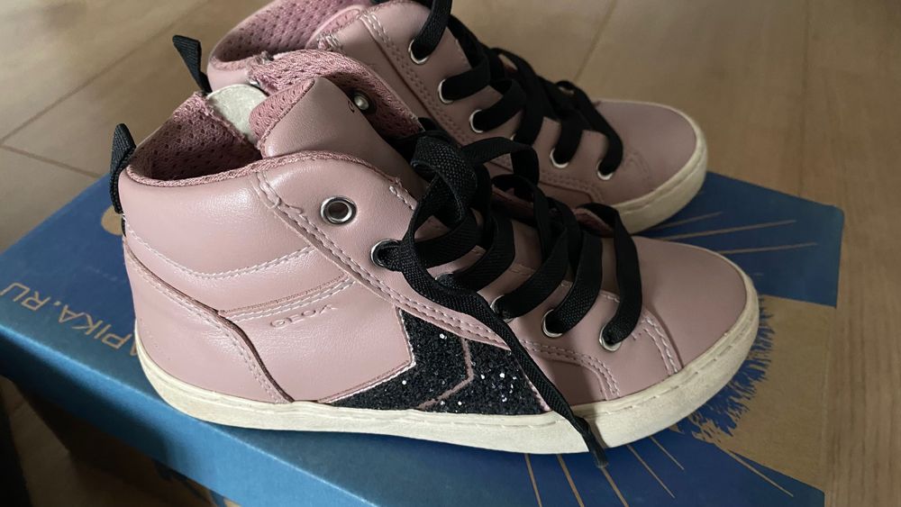 Продам кеды детская