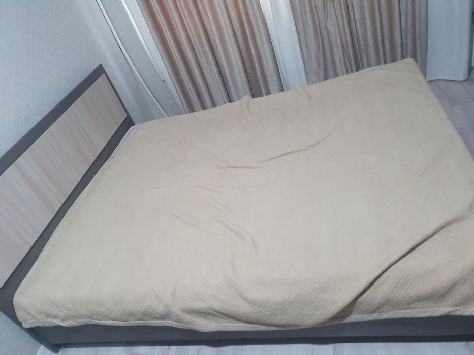 Продаю Кровать размер 180*200