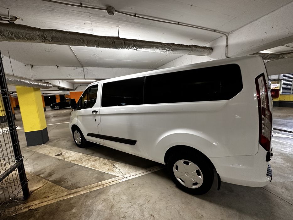 Ford Transit Custom modelul lung