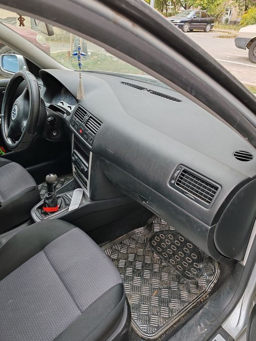 Vând vw bora 1.6 fsi benzina,