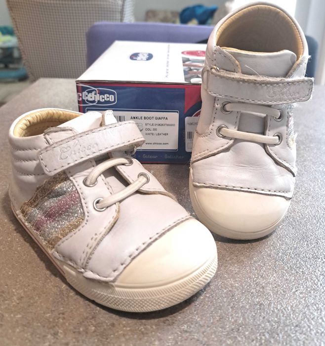 Детски кожени обувки за момиче Chicco