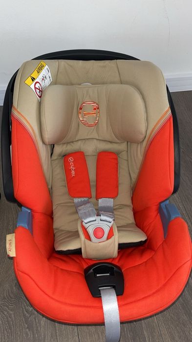 Vând scoică auto Cybex Aton 5!