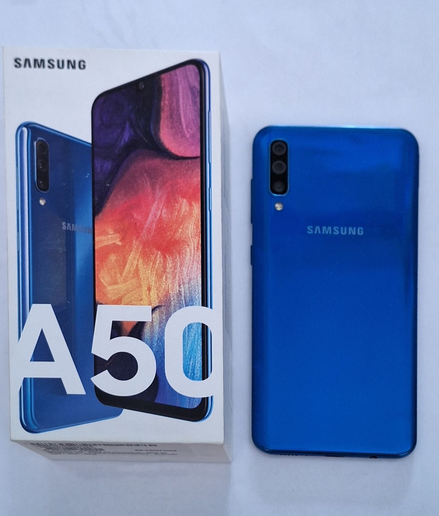 Samsung A50 в отличном состоянии