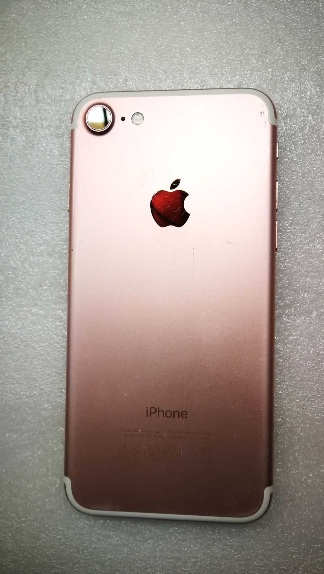 IPhone 7 128GB rose gold Без забележки.