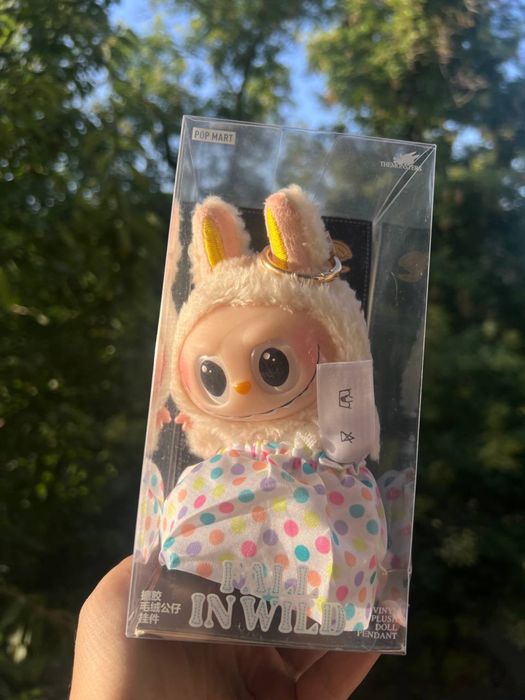Labubu в одежде лабубу