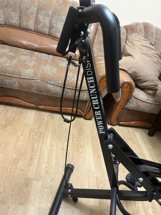 Aparat fitness Total Crunch – antrenament full-body