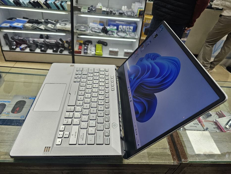 Asus ROG Zephyrus Ryzen 9 + RTX 3060