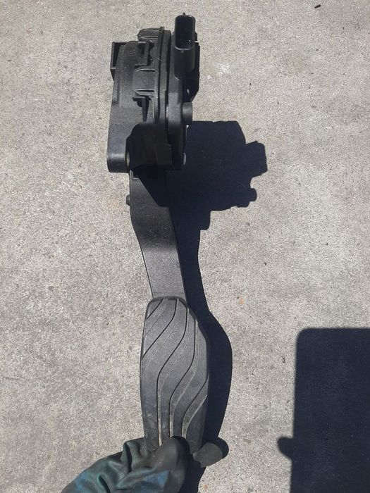 pedala acceleratie  1.5 dci nissan qashqai 2 suv j11  180024ba0b