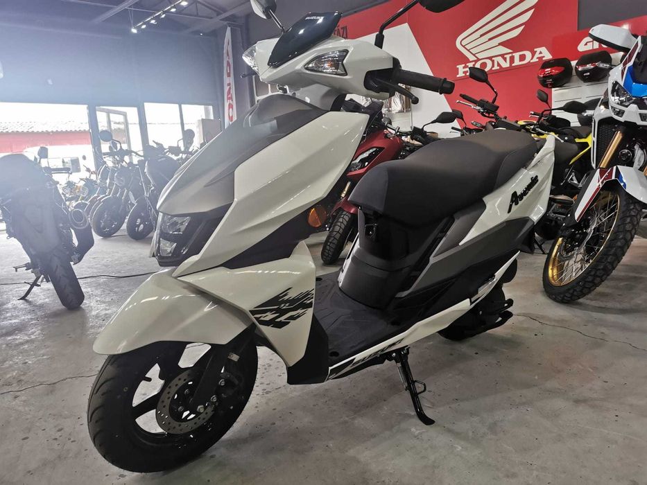 Suzuki Avenis 125 nou se conduce cu B125 stoc Suzuki Constanta