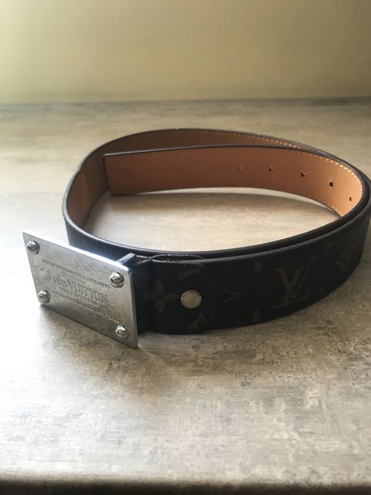 Curea Louis Vuitton  , impecabila