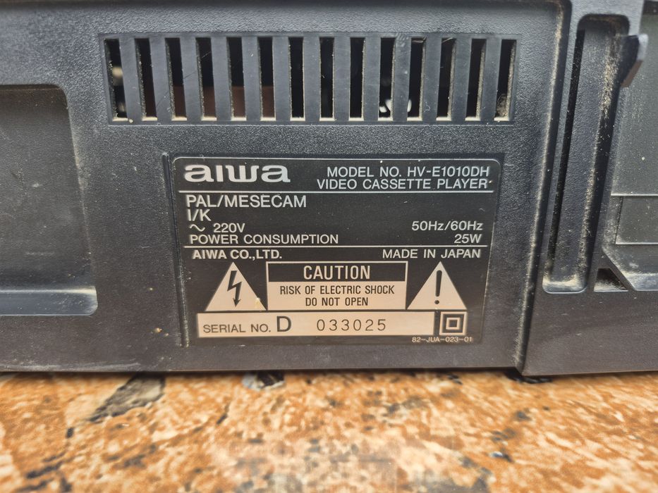 Vand video casette pleyer marca Aiwa model HV E 1010 DH made in japan