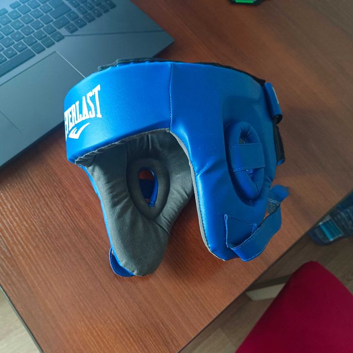 Боксерский шлем Everlast