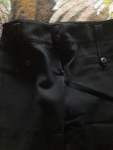 Продам черные классические брюки для девочки