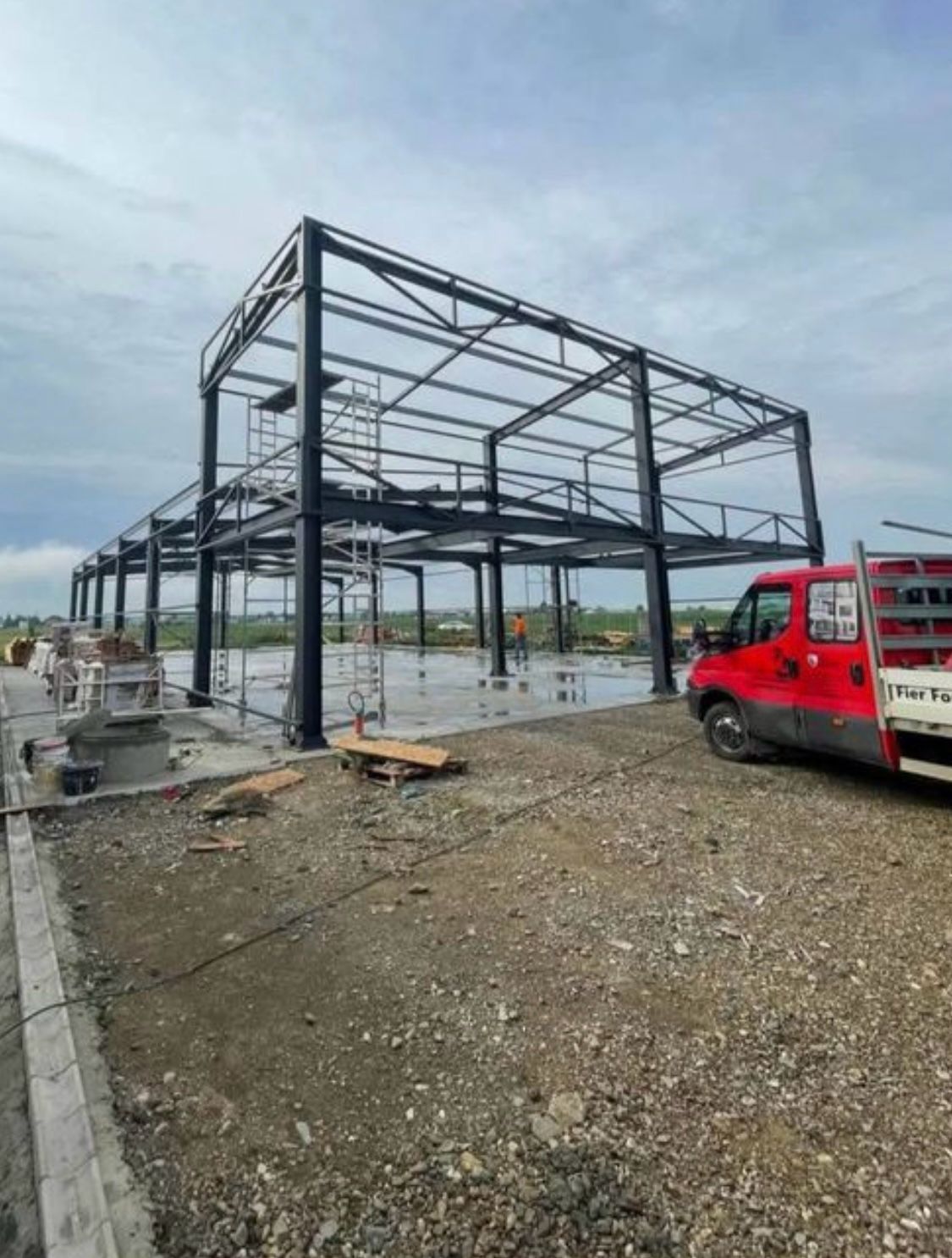 Construim si vindem hale metalice