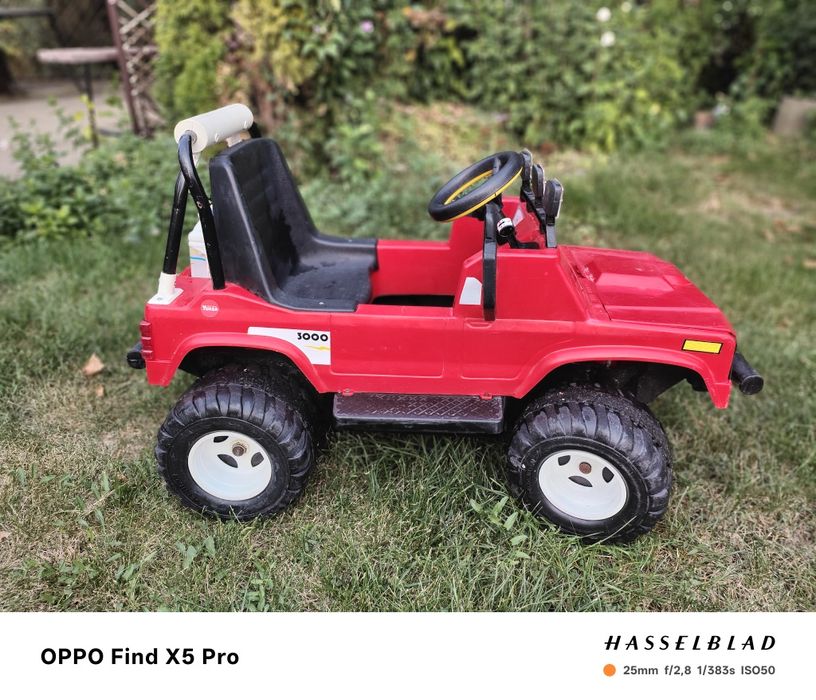 Mașinuță electrica Jeep Peg Perego