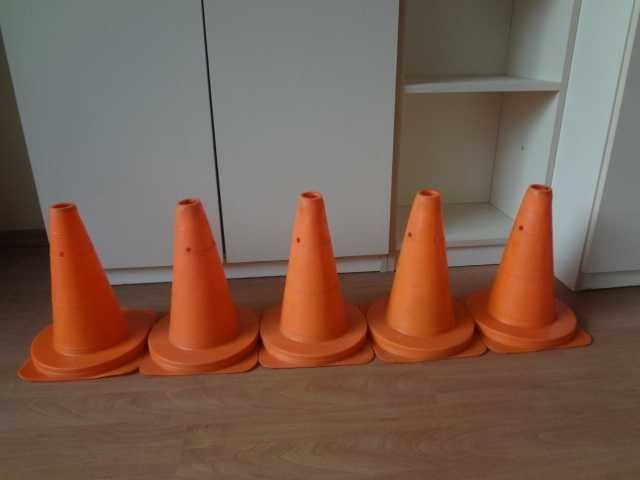 Сигнални гумени конуси