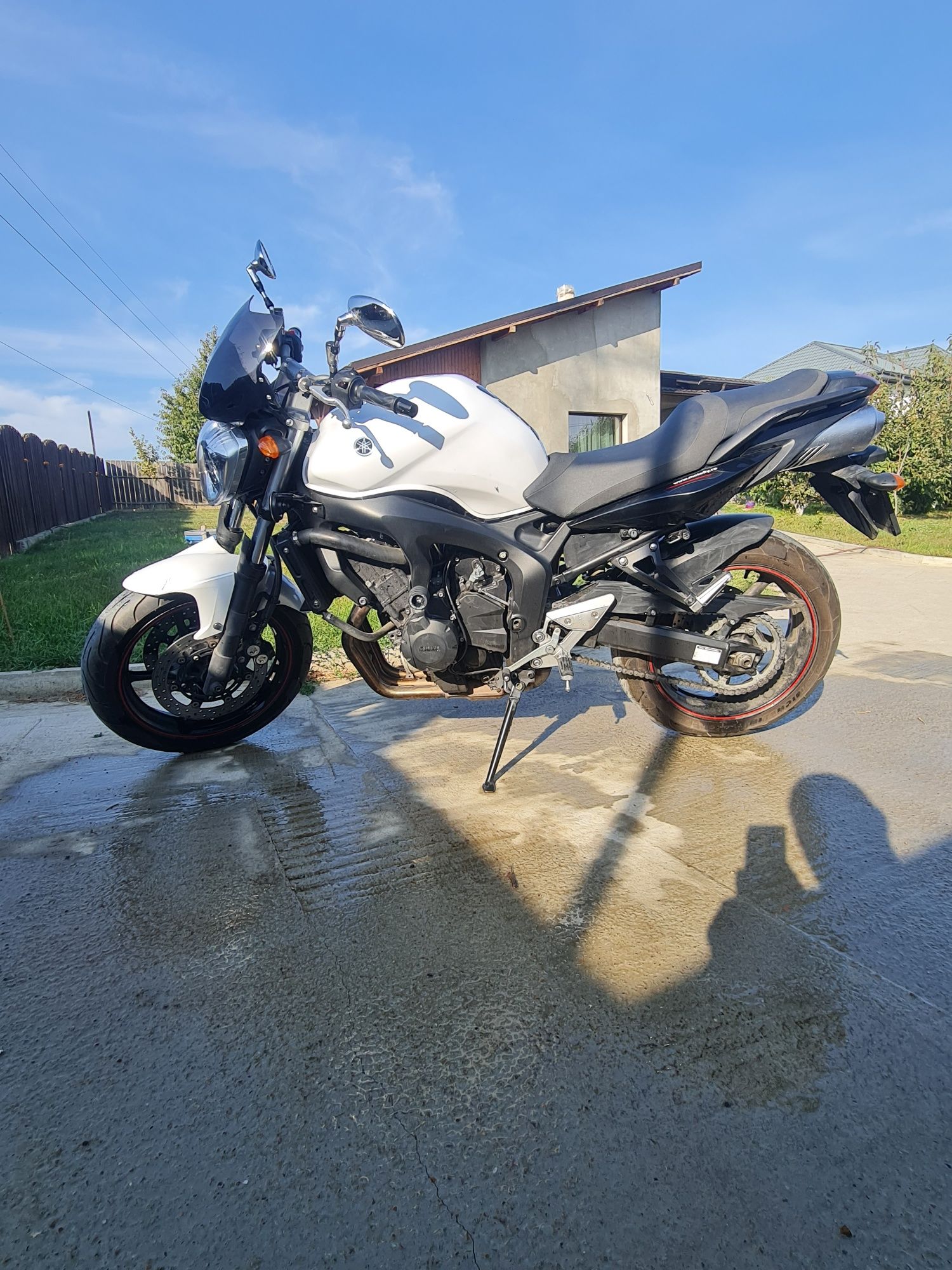 Vând Yamaha FZ6 S2