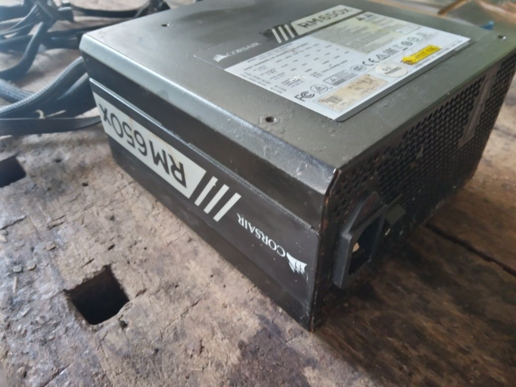Компютарно захранване Corsair RM650x
