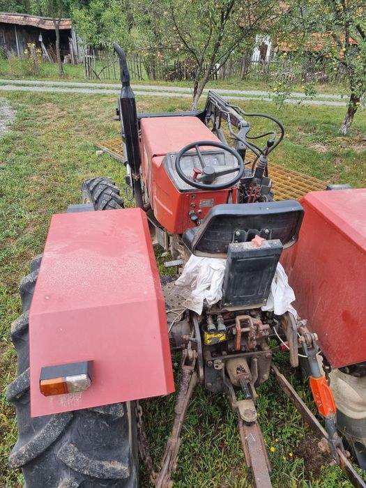 Vând tractor 55 46 2300 ore încărcător profesional