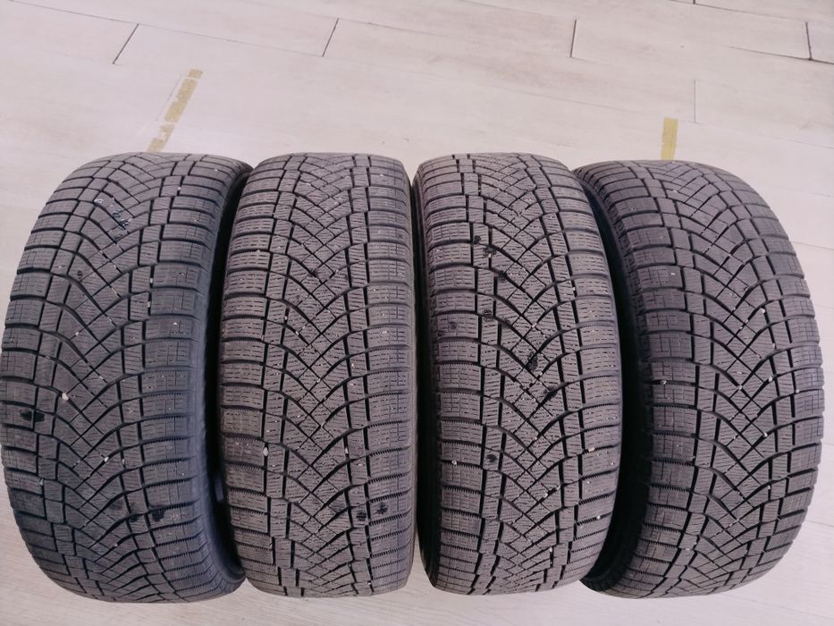 Продам комплект шин 265/60/18 Pirelli