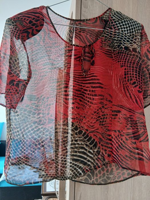 Vând ensemble-uri pentru damă