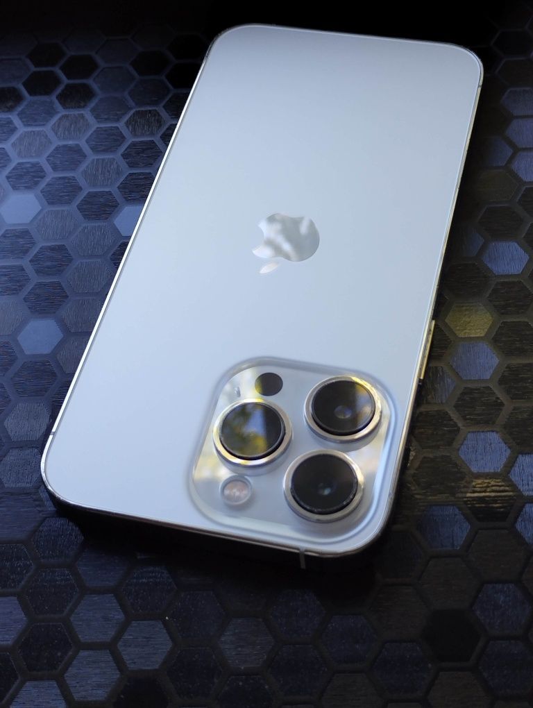 iPhone 13 Pro  KH/A