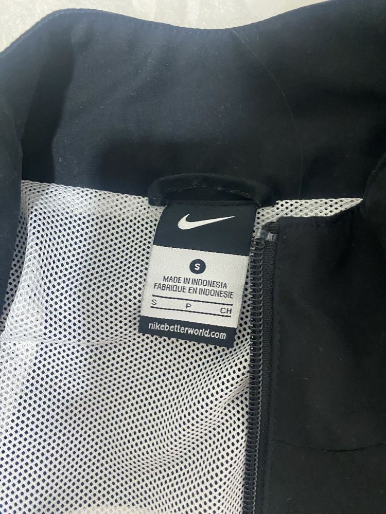Nike  екипи оргинални С размер