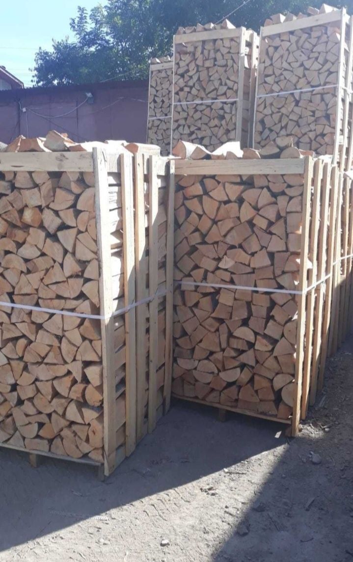 Vindem lemn de fos paletizat