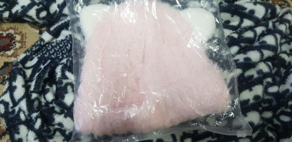 Зимние шапочки новые девочкам