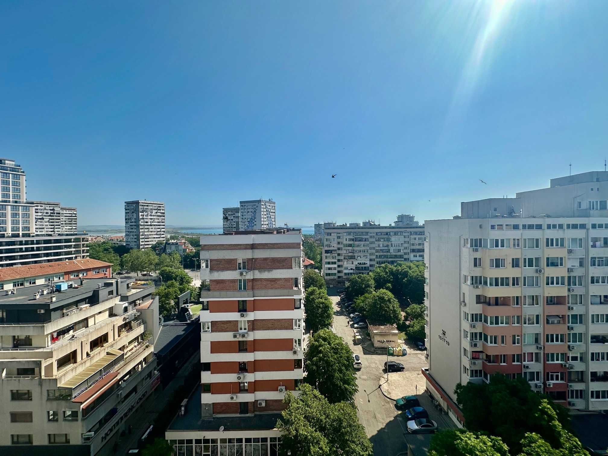 Тристаен апартамент за продажба в Център на град Бургас
