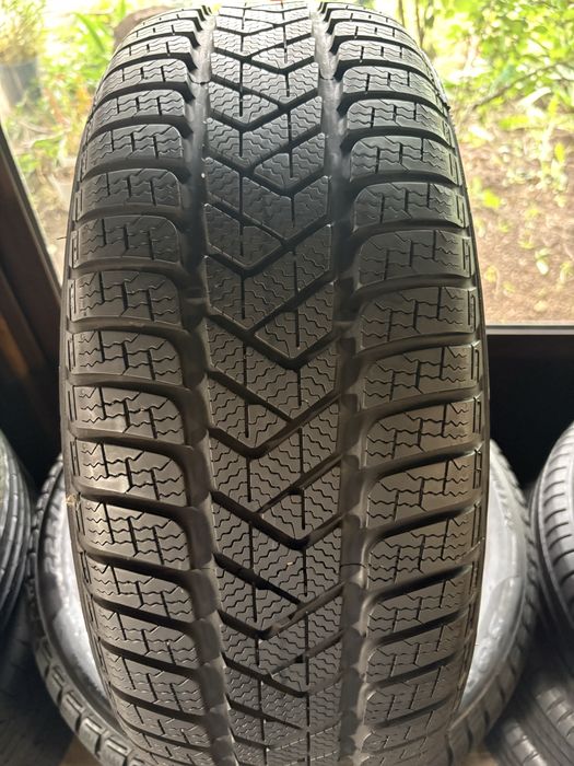 Зимни гуми 225/50/18 99H - Pirelli
