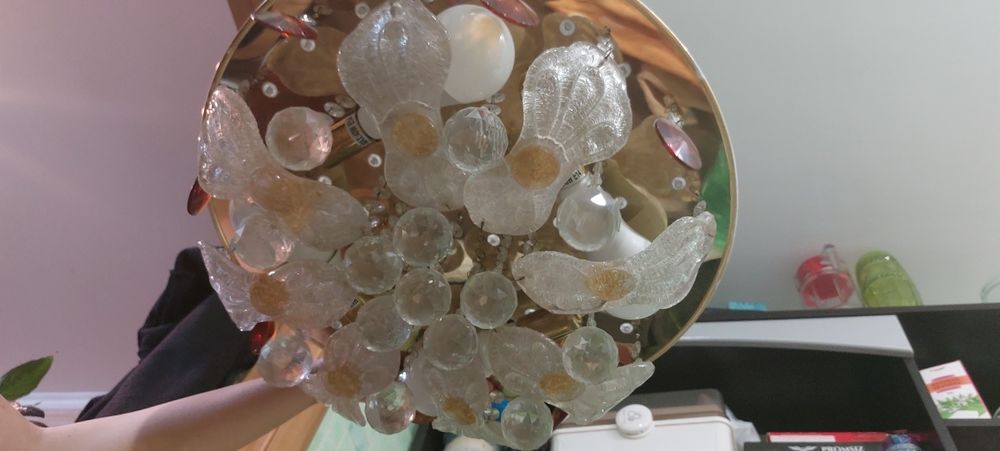 Продам люстру дешево