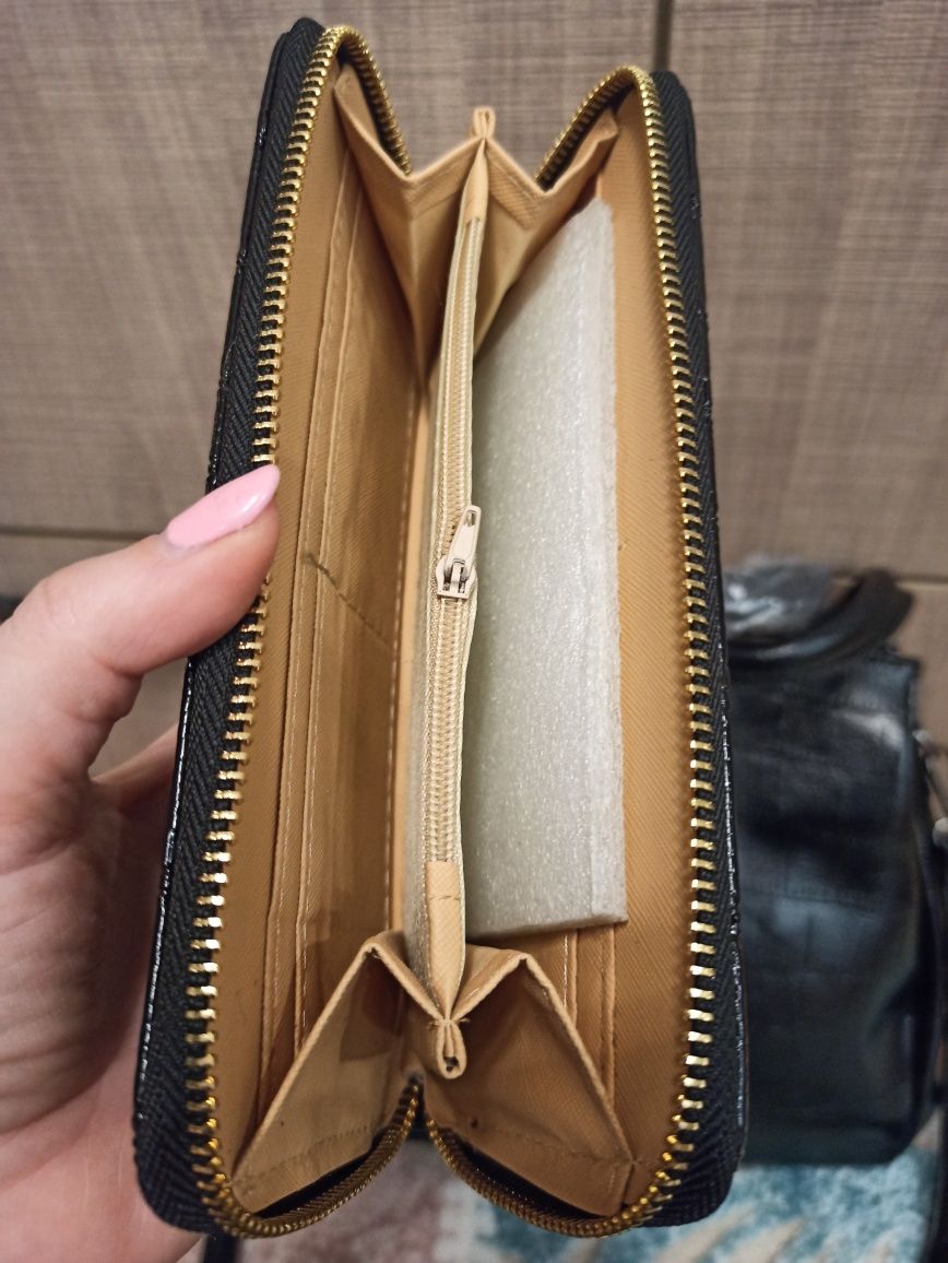 Нова дамска чанта + портмоне