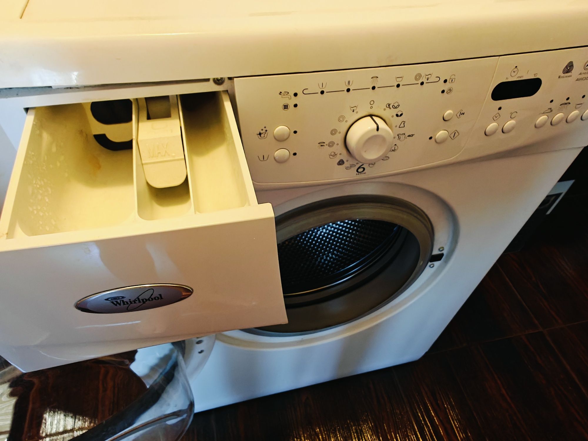 Mașina de spălat rufe  Whirlpool 6 Sense
