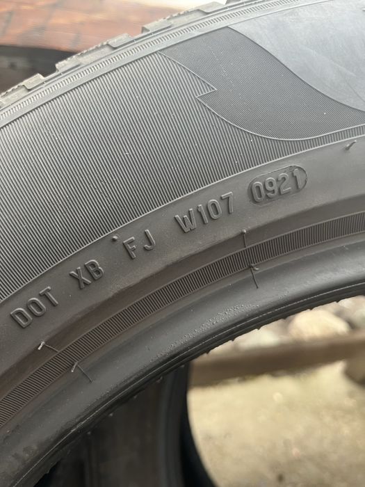 275/50R20 Pirelli winter x4