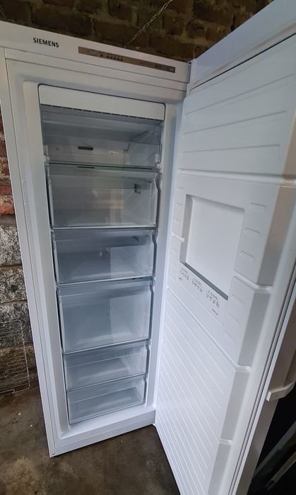 iQ300 Свободно стоящ вертикален фризер GS29NGW30/02 NoFrost A++