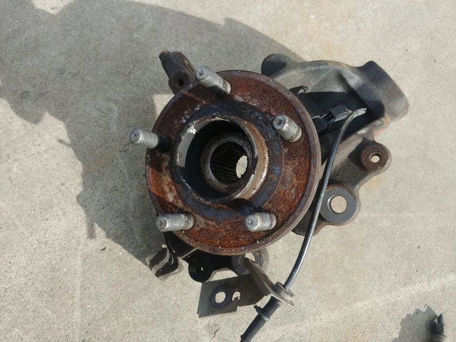 fuzeta dreapta fata 1.6 tdci  ford focus 3